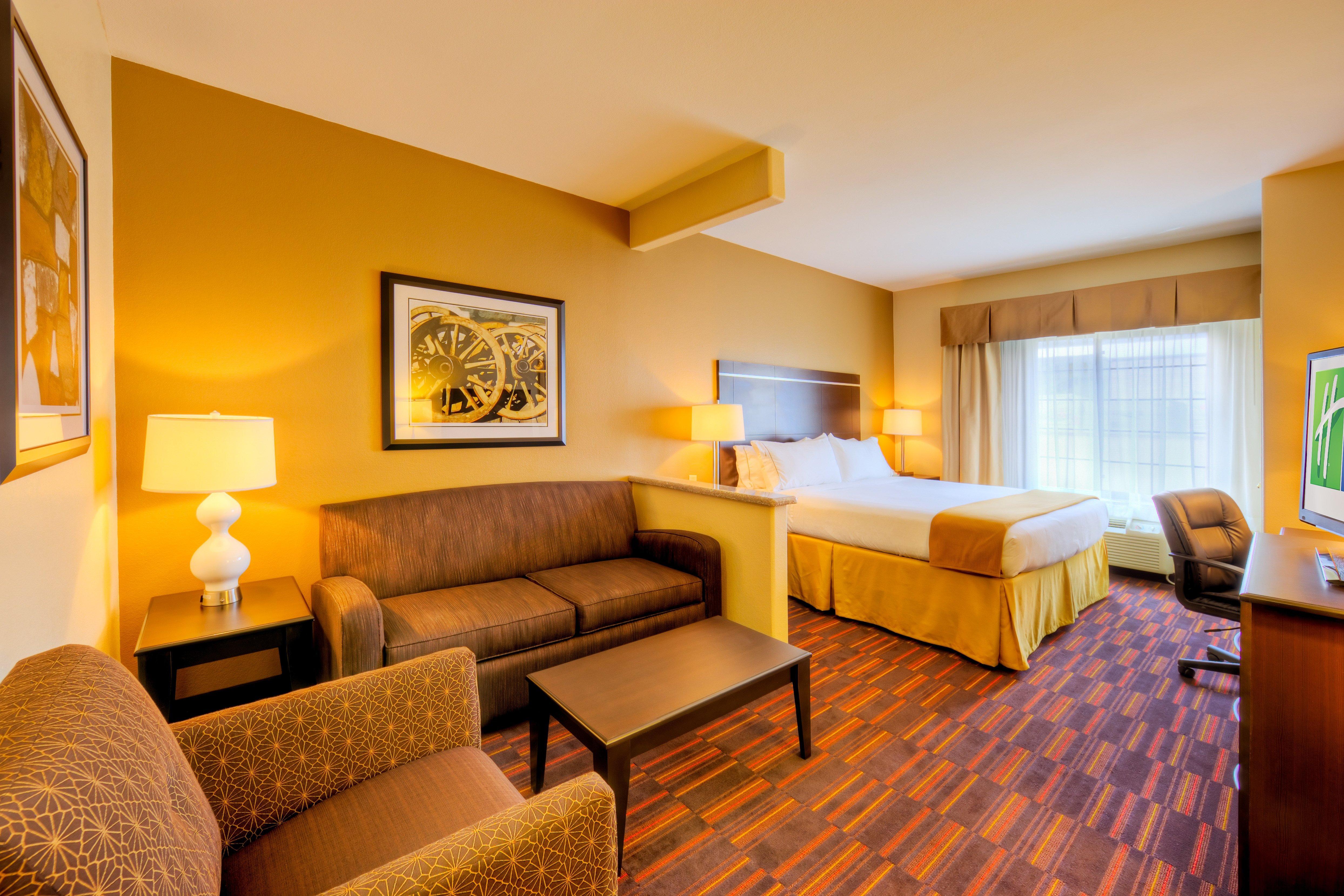 Holiday Inn Express And Suites Granbury By Ihg Exterior photo